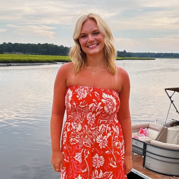 Meet your Posher, Meredith - Picture 1 of 1